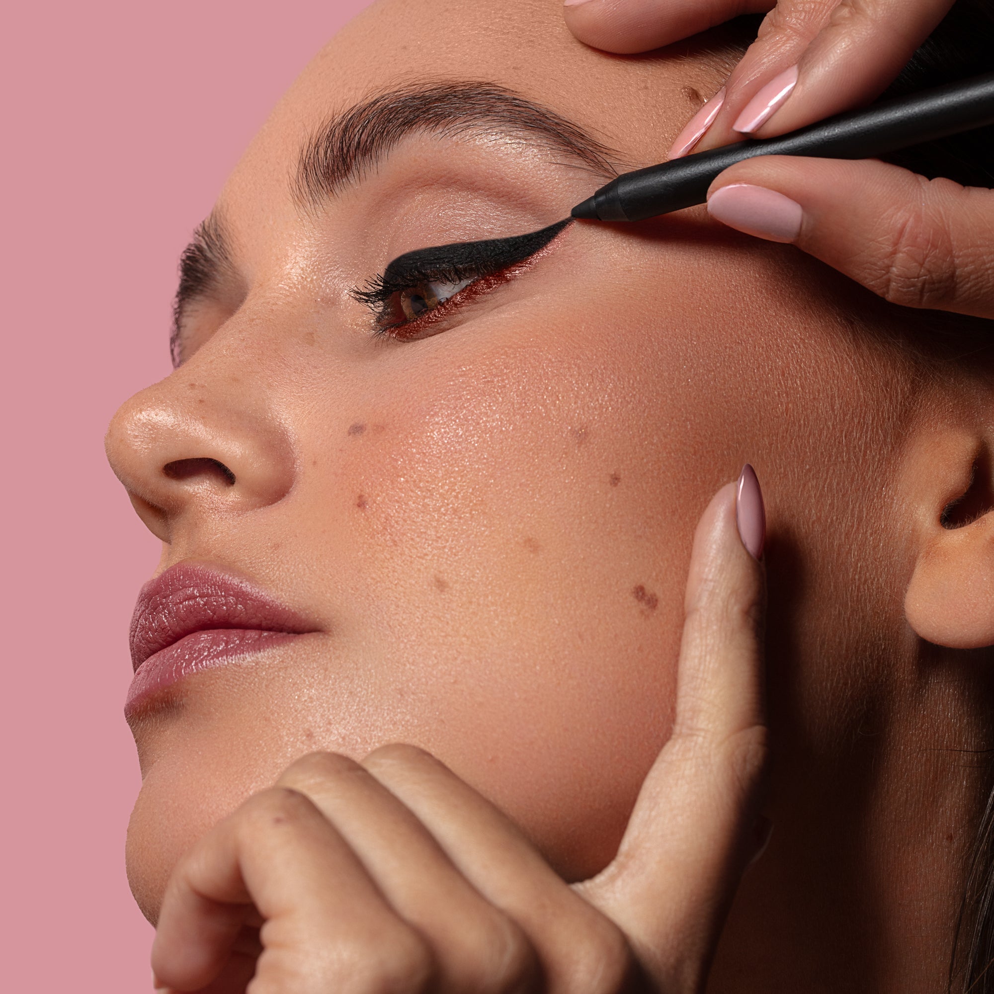 Smooth Pick-up Eyeliners