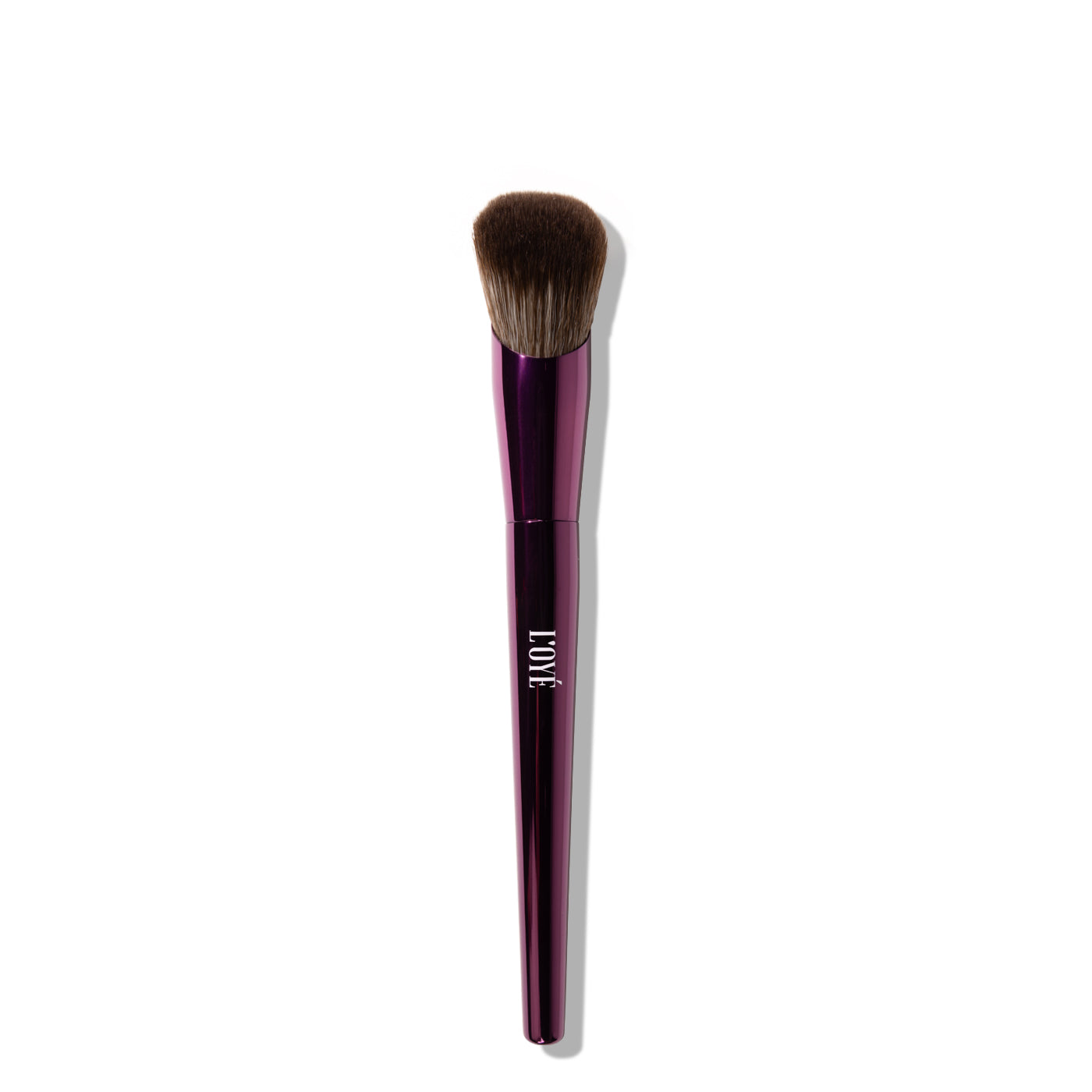 Eén kwast die alles kan. F03 Overachiever is jouw multi-use brush voor poeder, cream én liquid. Van foundation tot contour, van blush tot glow: je brengt aan, blendt uit en bouwt op, zonder strepen.