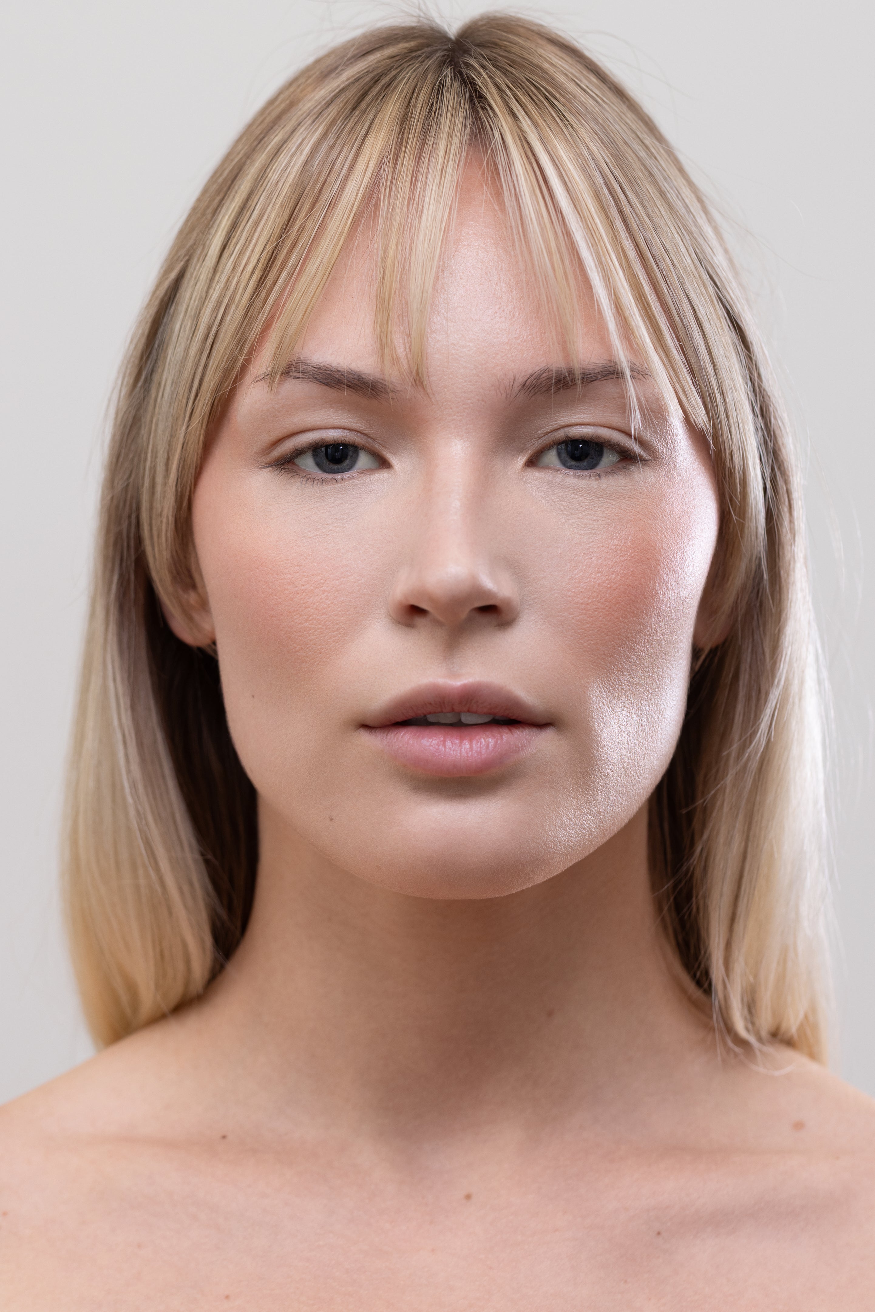 After the 5-Step Mineral Make-up Routine by L'OYÉ Cosmetics