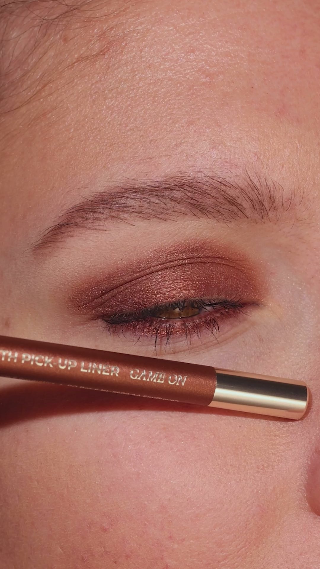 Smooth Pick-up Eyeliner Game On