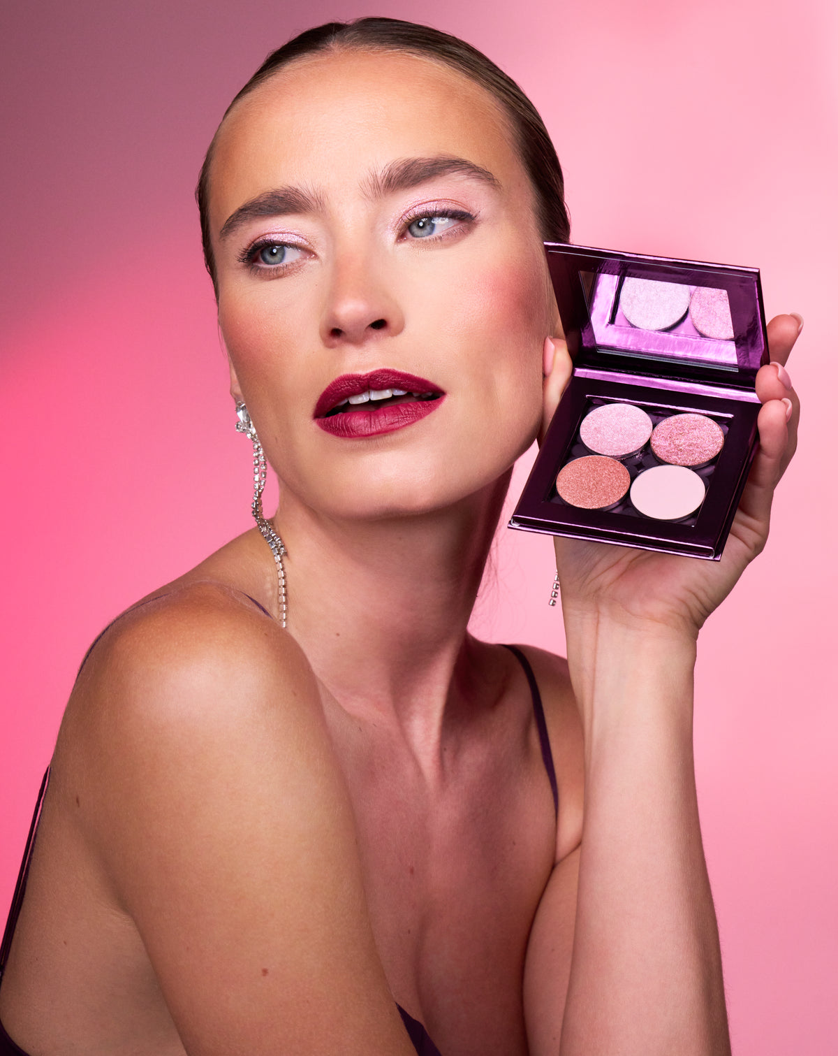 Video laden: Flirty Days Eyeshadow Set | Burgundy Reflections