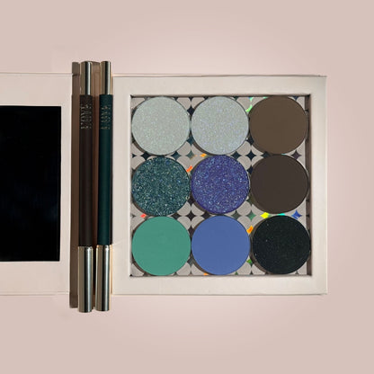 Stap in een universum van licht, kleur en mysterie met&nbsp;Celestial Stardust. Deze betoverende bundle is geïnspireerd op de magie van de kosmos: fonkelende sterren, zachte nevels en diepe, galactische tinten. Perfect voor magische looks én intense, night-sky glamour.