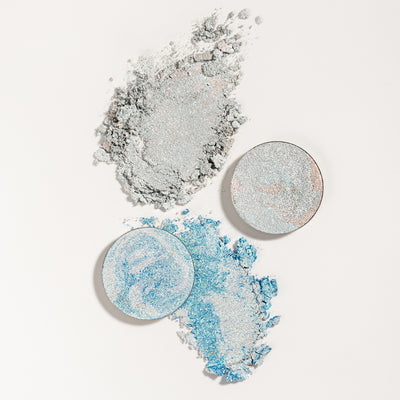 Eyeshadow Held Light