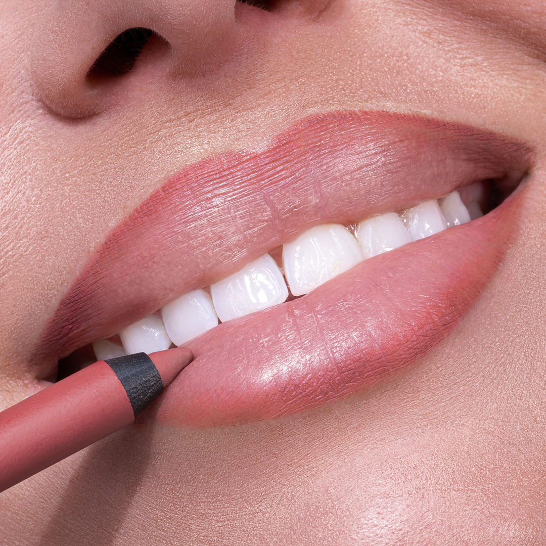 Smooth Pick-up Lipliner Drawn To You