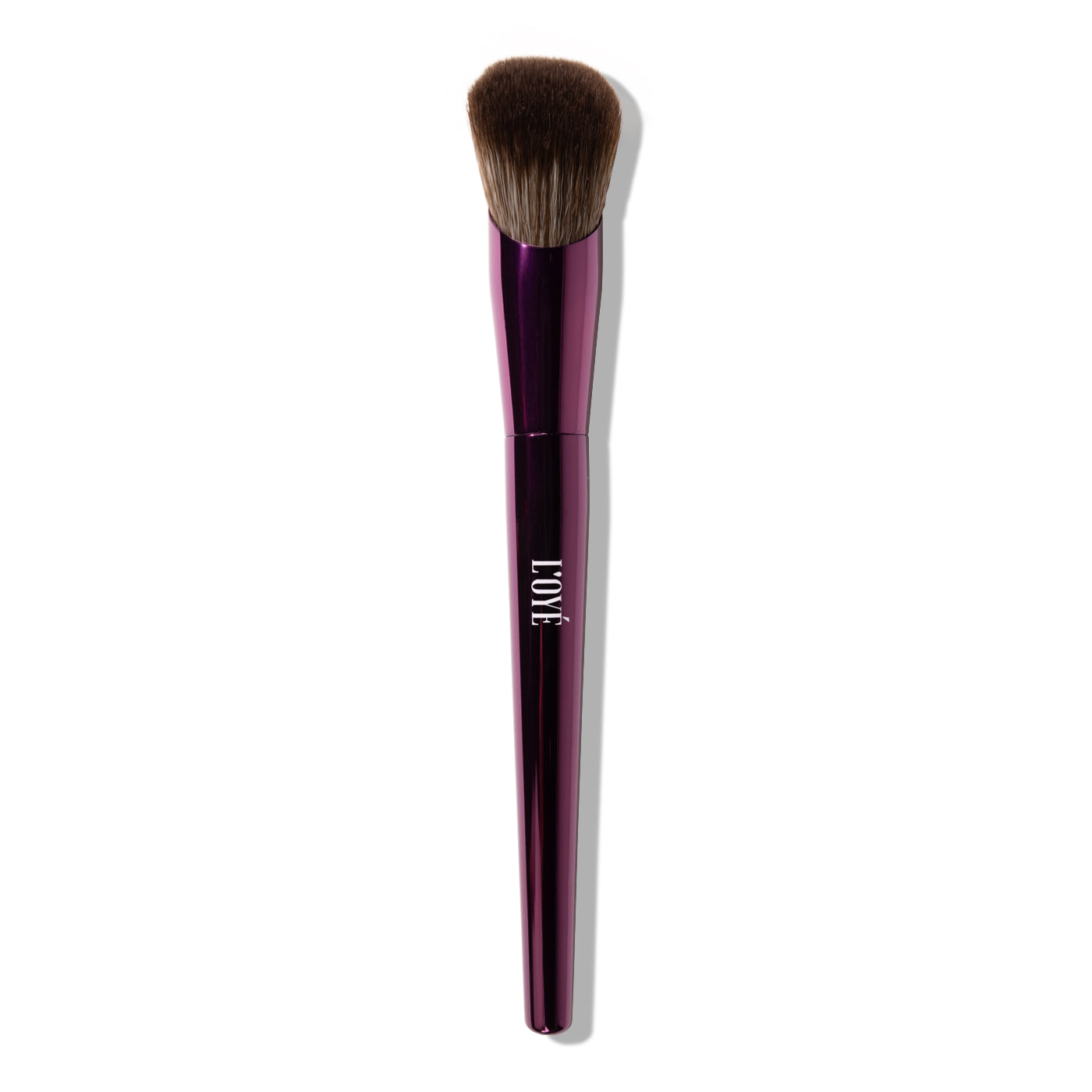Eén kwast die alles kan. F03 Overachiever is jouw multi-use brush voor poeder, cream én liquid. Van foundation tot contour, van blush tot glow: je brengt aan, blendt uit en bouwt op, zonder strepen.