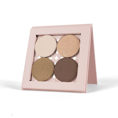Ontdek een Pressed Eyeshadow Set die moeiteloze schoonheid naar een hoger niveau tilt. Golden Olive Muse is een zorgvuldig samengestelde set van zachte neutrals verrijkt met diepe, gouden olive tinten. De kleuren Soft Vow, Warm Glow, Silent Garden en Memory zijn speciaal ontworpen voor een warme, natuurlijke en verfijnde look die altijd klopt. Van een frisse dagelijkse glow tot een intensere, gelaagde ooglook: dit palette past zich moeiteloos aan jouw moment aan.
