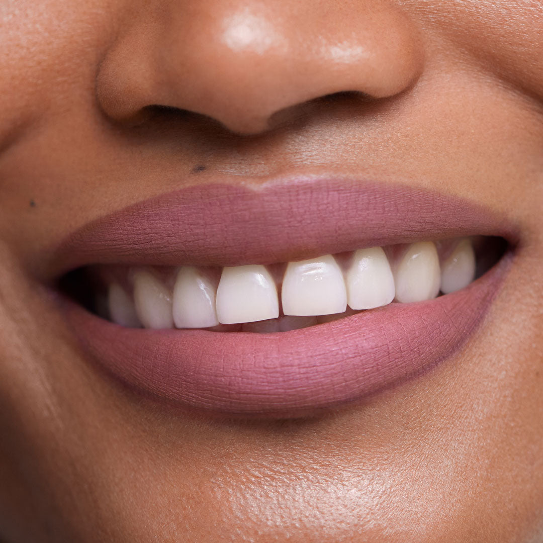 L'OYÉ Cosmetics Ethereal Touch Lipstick Aura