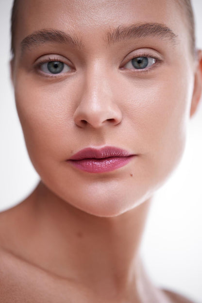 Dewy Dream Lipstick Falling