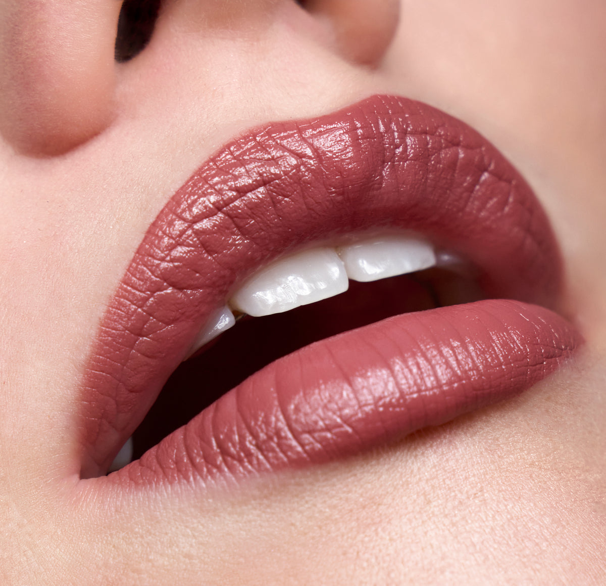 Smooth Pick-up Lipliner Line & Dine