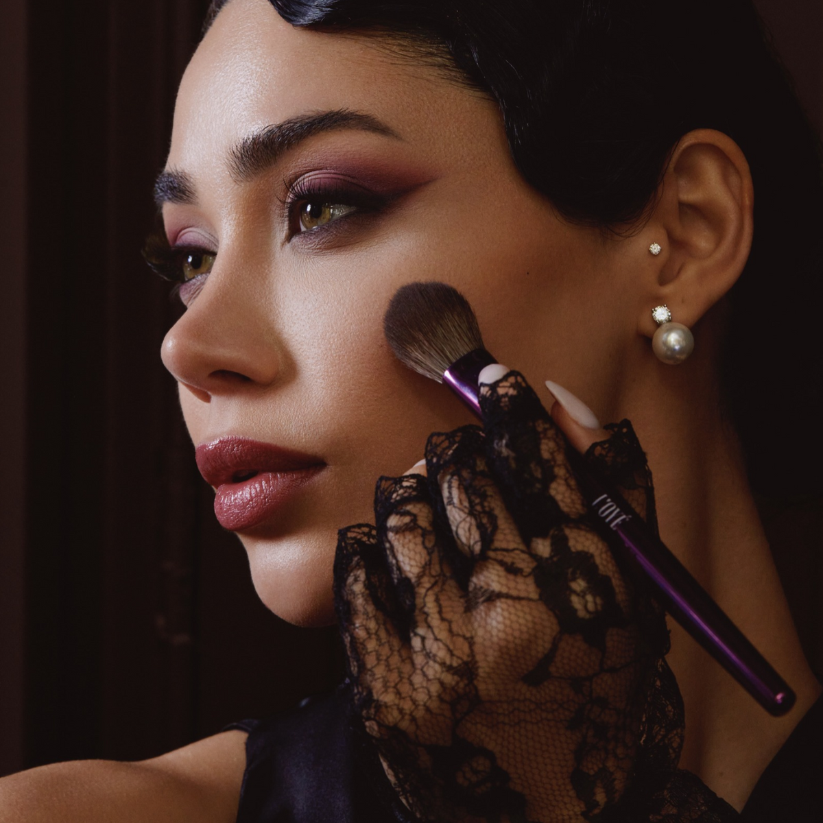F08 Beam Babe Highlighter Brush