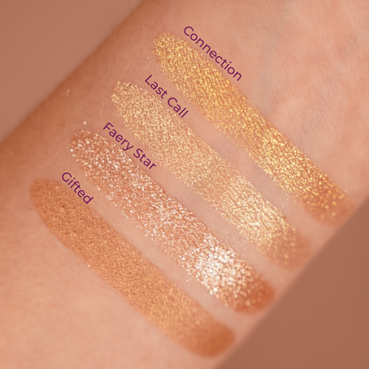 Oogschaduw swatches met gouden en bruine kleuren: Connection, Last Call, Faery Star, Gifted.