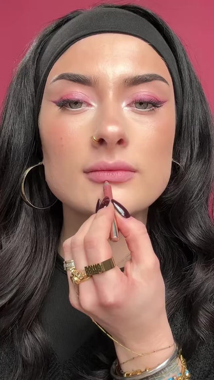 L'OYÉ Ethereal Touch Lipstick Bliss x Smooth Pick-up Lipliner Line & Dine