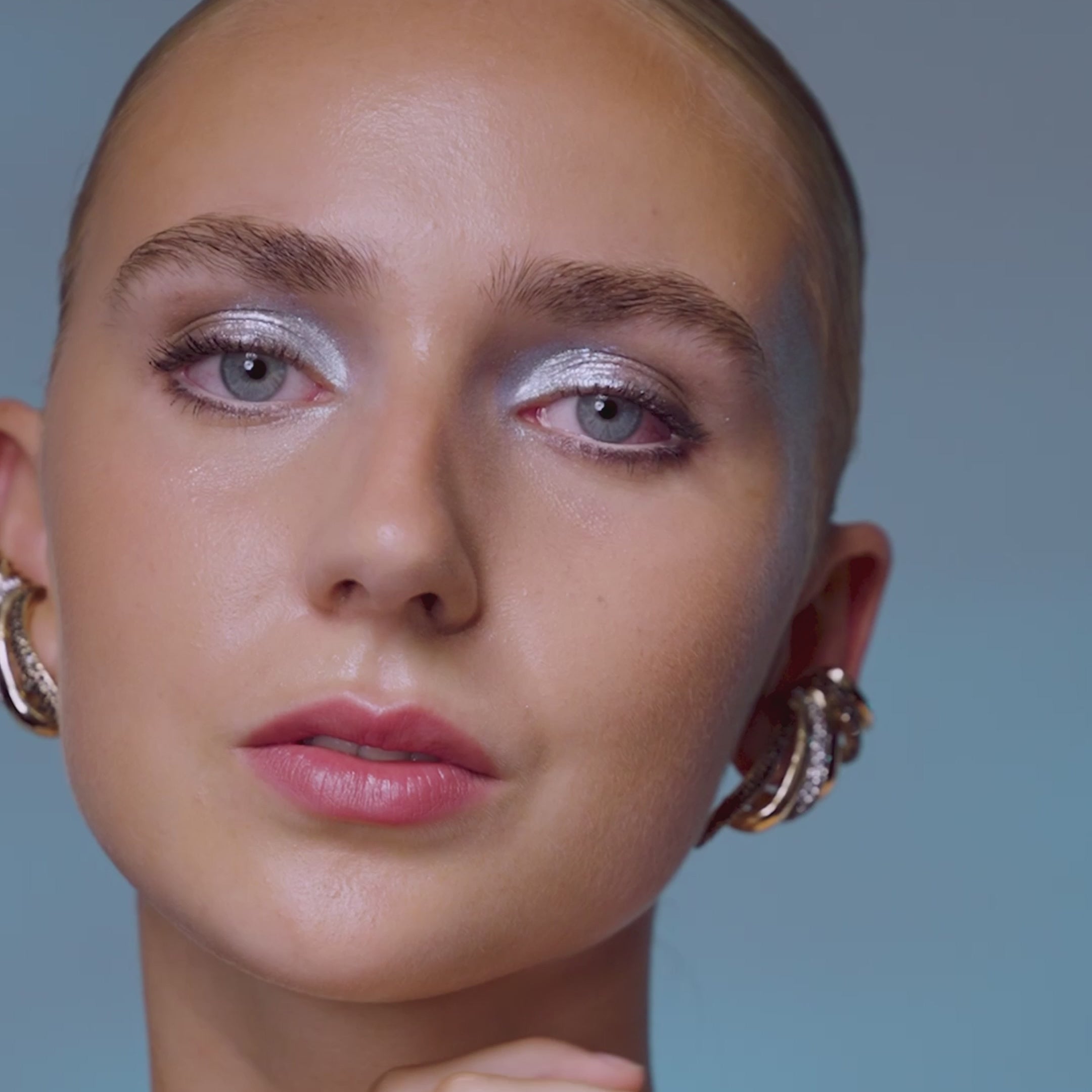 Charger la vidéo: Eyeshadow Overcast | Marble Pearl