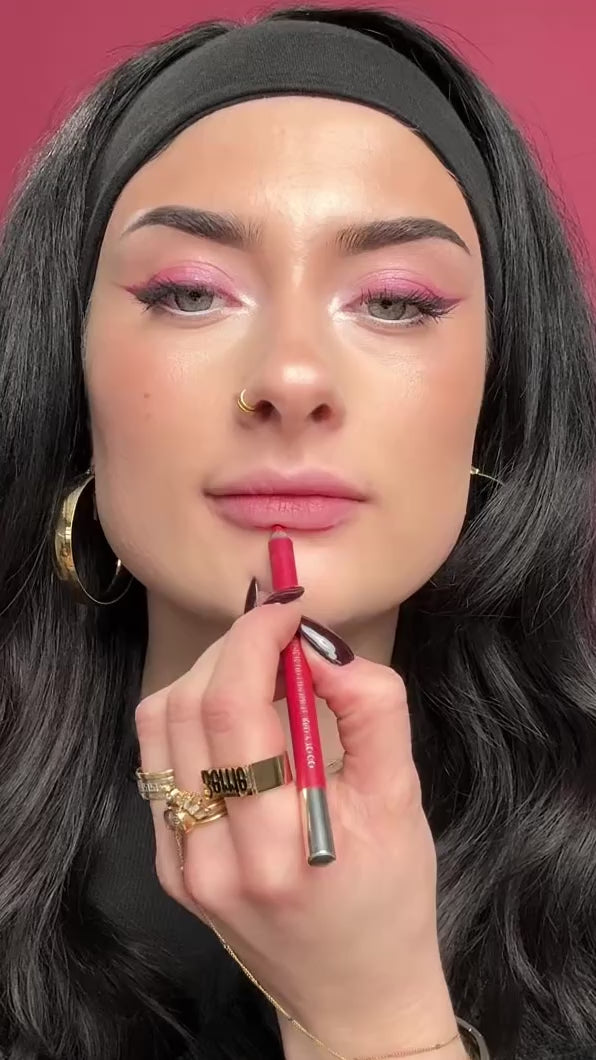 Load video: L'OYÉ Ethereal Touch Lipstick Celeste x Smooth Pick-up Lipliner Red-y to Go