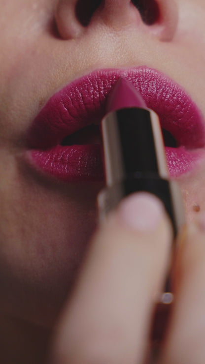 L'OYÉ Cosmetics Dewy Dream Lipstick Timeless