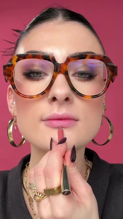 L'OYÉ Ethereal Touch Lipstick Eclipse x Smooth Pick-up Lipliner Drawn to You
