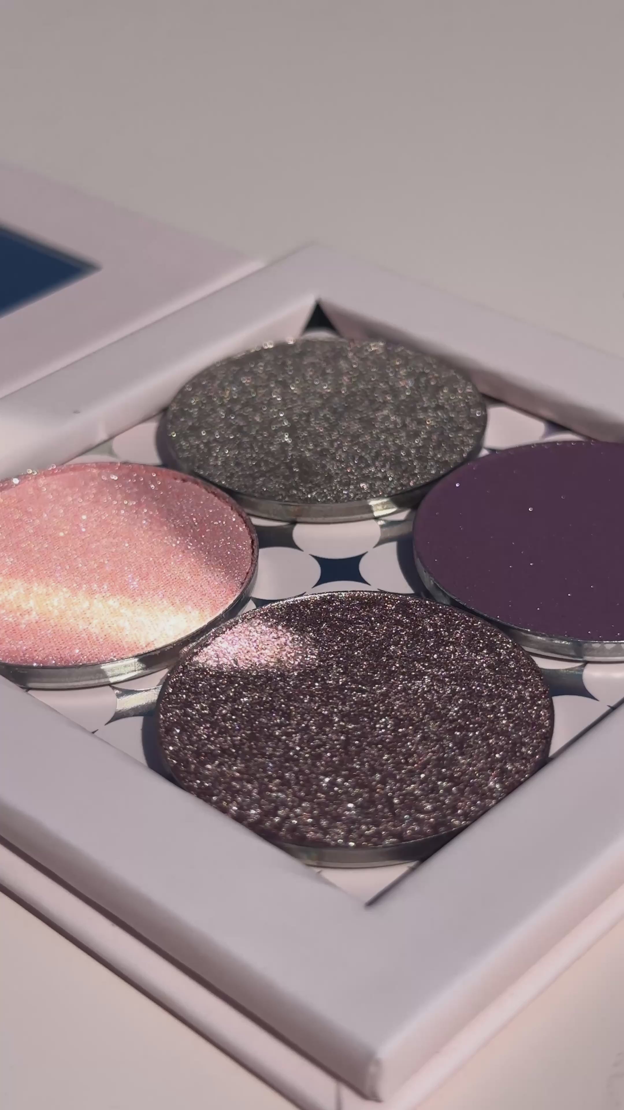 Video laden: Eyeshadow Set Main Character