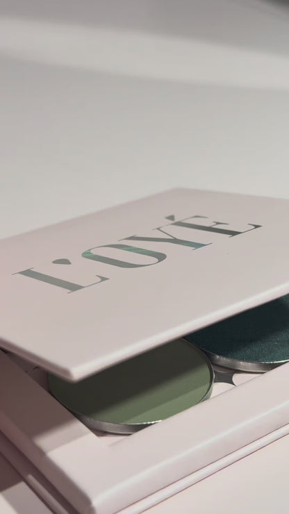 Compact, veelzijdig en perfect voor elke dag. De Backstage Sinners Bundle van L'OYÉ Cosmetics is jouw go-to palette voor een look die blijft opvallen.