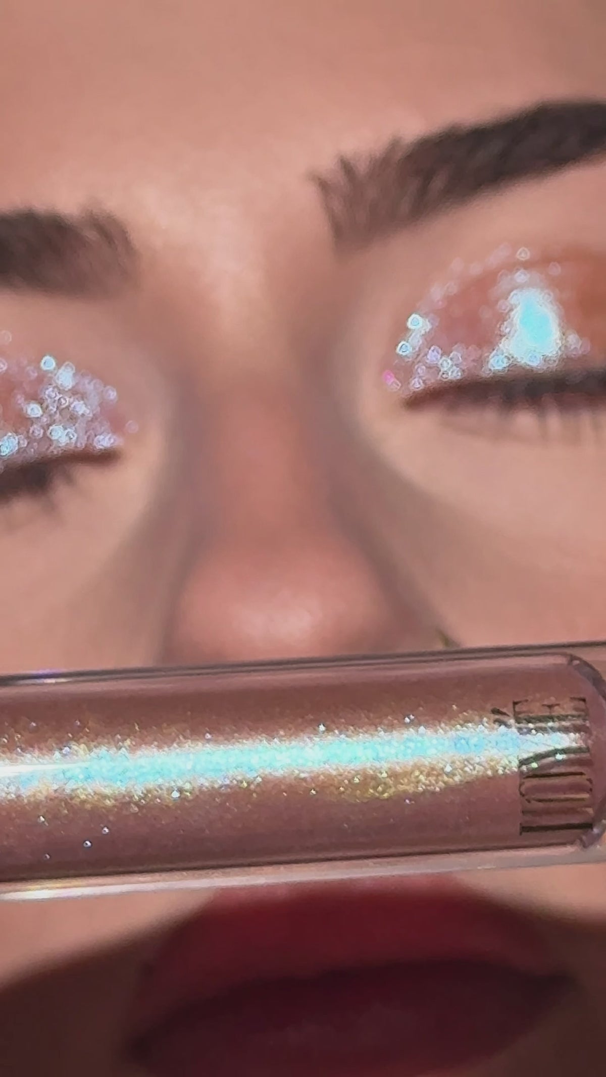 Play Liquid Eyeshadow Come Closer
