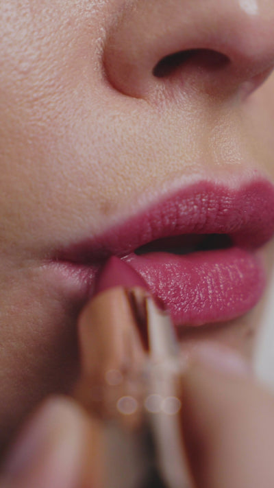 L'OYÉ Cosmetics Dewy Dream Lipstick Falling