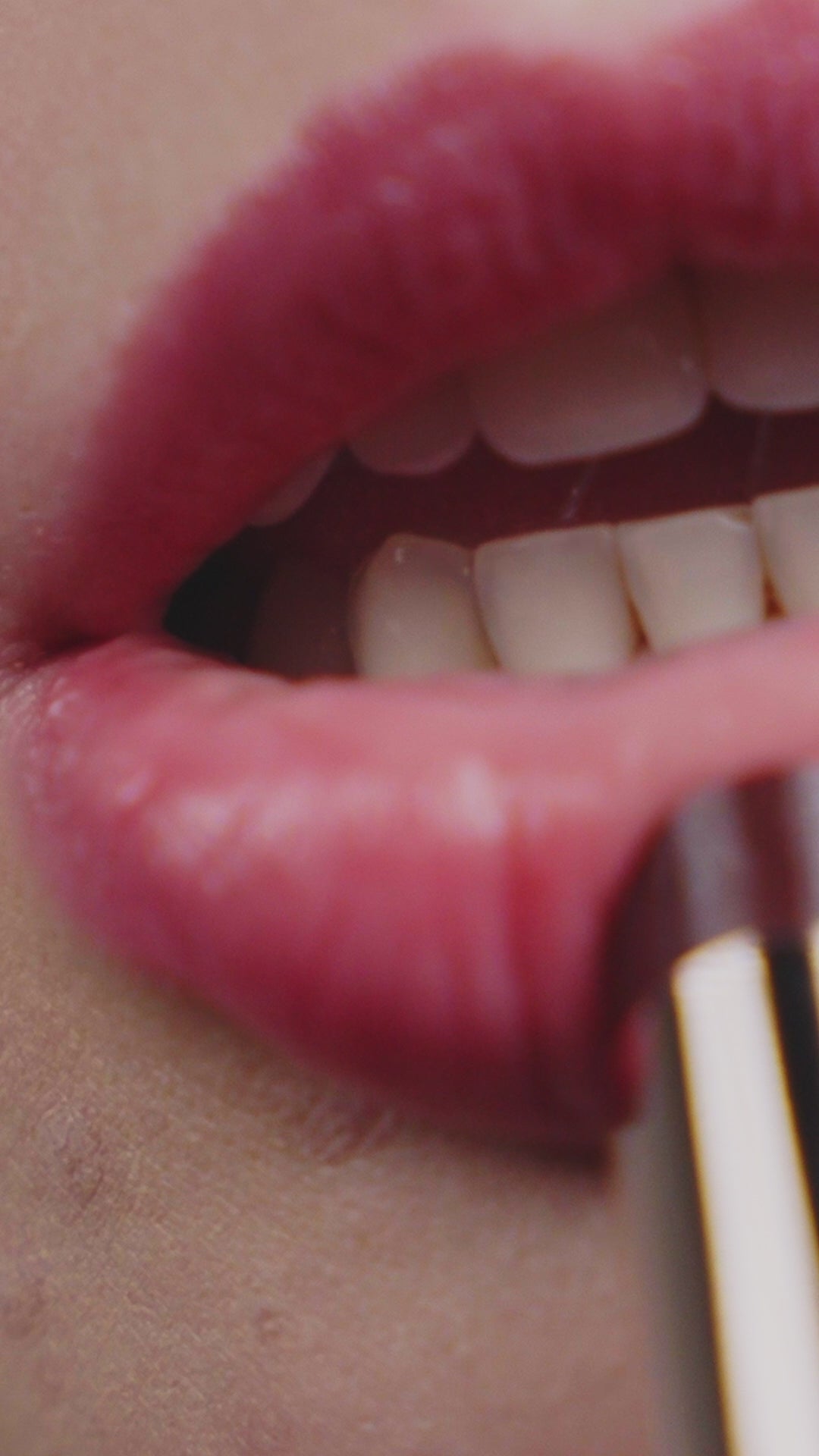 Load video: L'OYÉ Cosmetics Liptease Lipbalm Jake