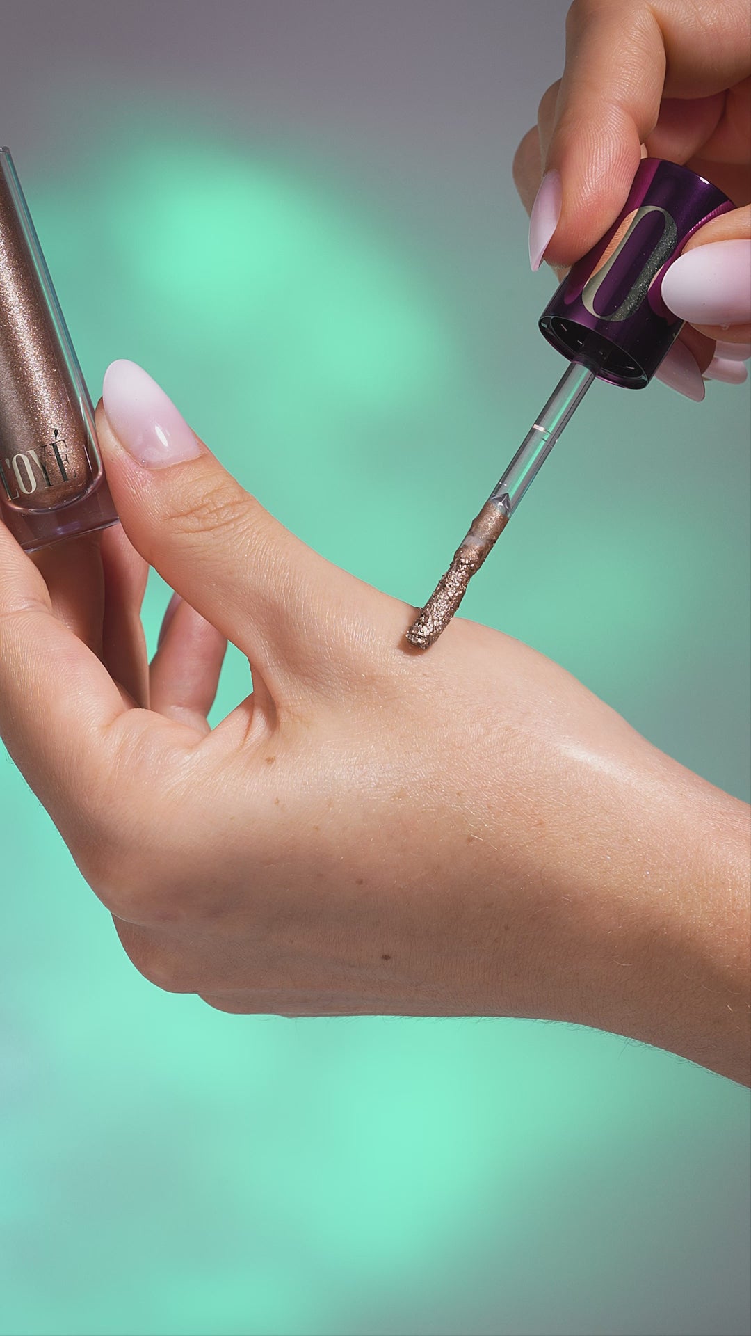 Play Liquid Eyeshadow Raise
